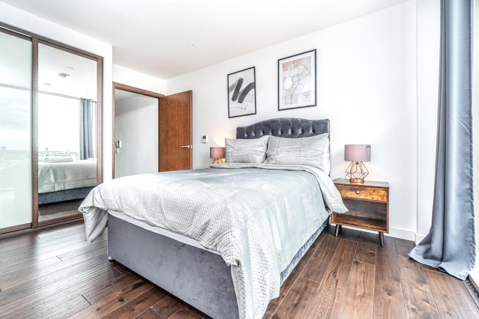 Luxury 2 Bedroom Apartment In Tower Hill Londra Exterior foto